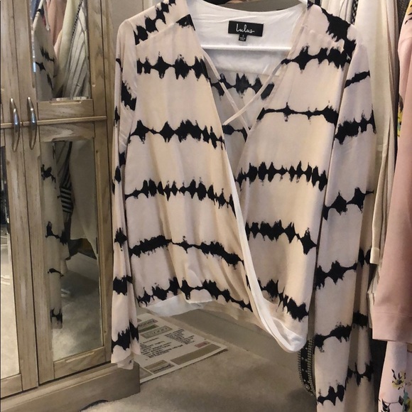Lulus Tops - Lulus cream and black top